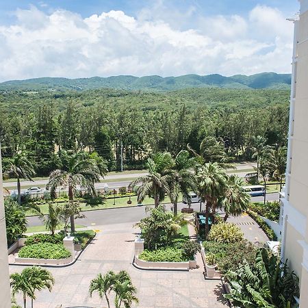 Palmyra Luxury Beach Condos Teluk Montego Bagian luar foto