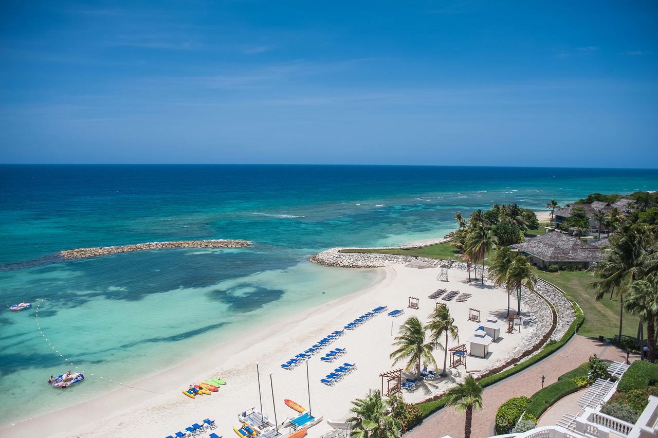 Palmyra Luxury Beach Condos Teluk Montego Bagian luar foto