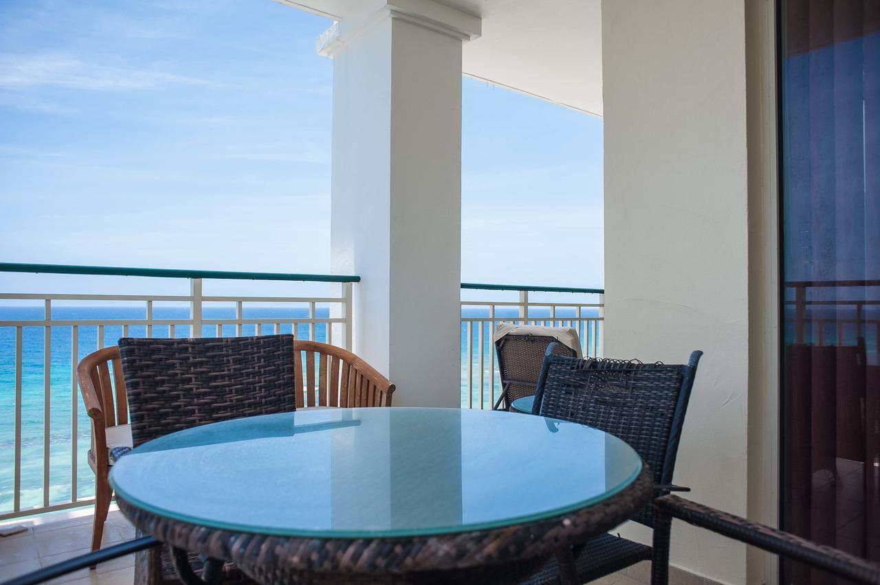 Palmyra Luxury Beach Condos Teluk Montego Bagian luar foto
