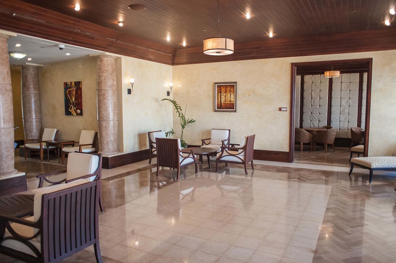 Palmyra Luxury Beach Condos Teluk Montego Bagian luar foto