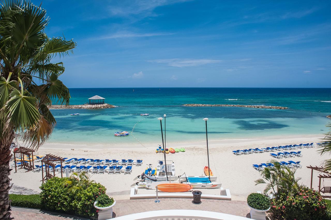 Palmyra Luxury Beach Condos Teluk Montego Bagian luar foto